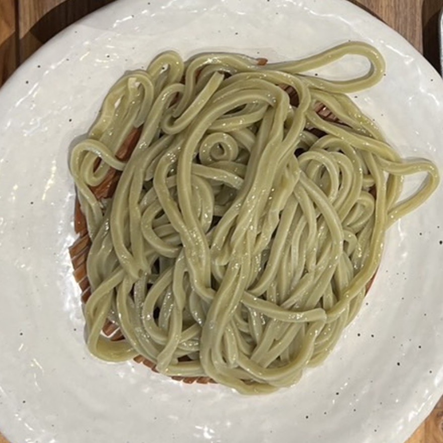 有機モリンガを練り込んだモリンガうどん